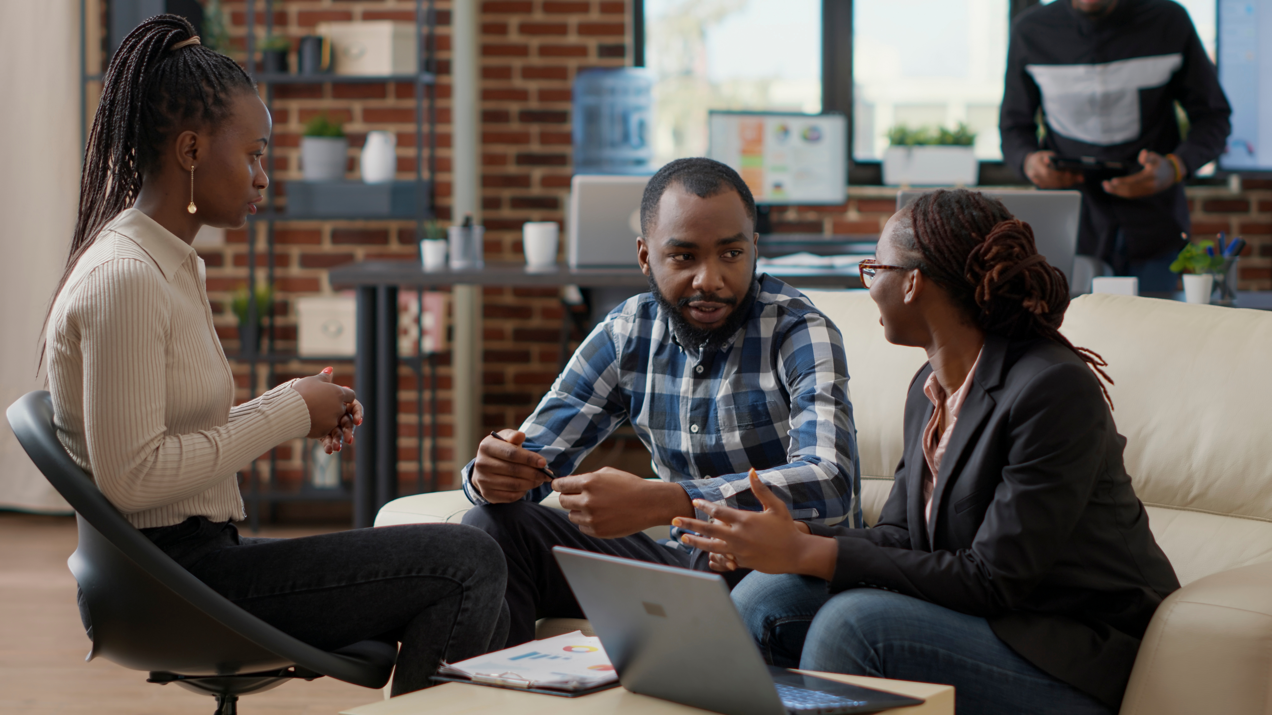 team-business-people-collaborating